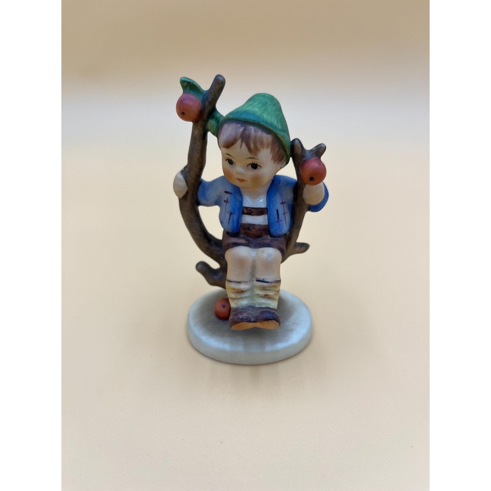 Vintage Goebel Hummel Figurine: Apple Tree Boy, 1960s-70s - Picture 2 of 10